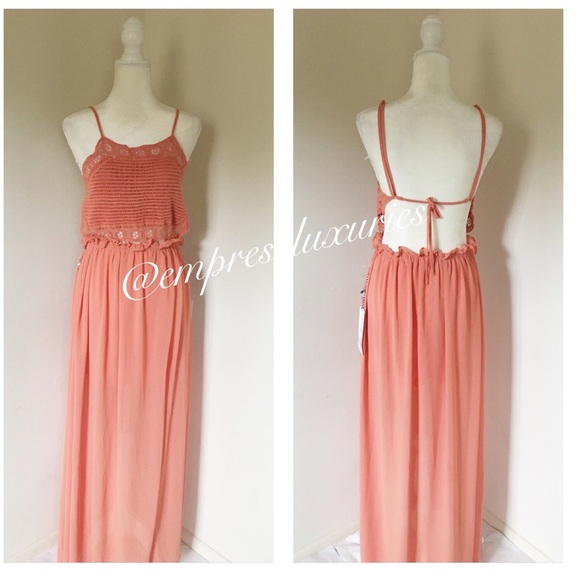 Dresses & Skirts - Pretty Peach Maxi Dress✨✨